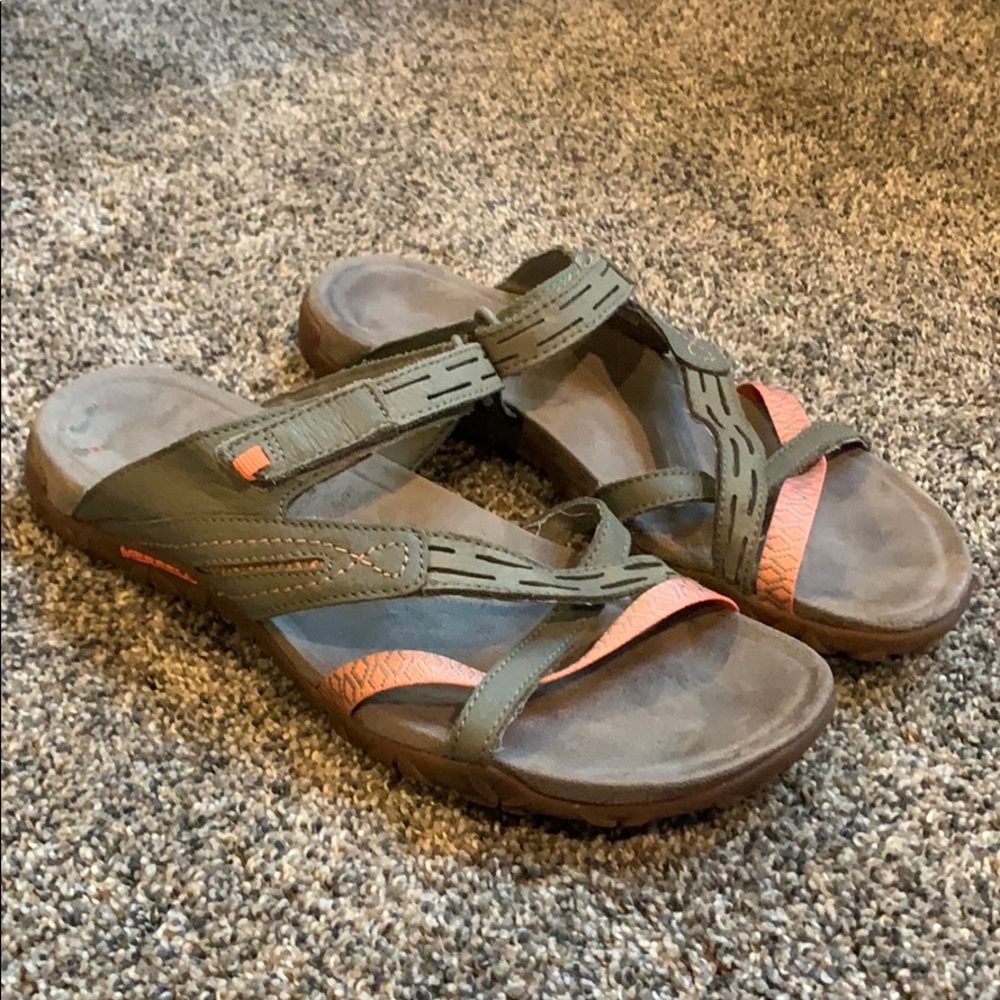 Woman’s Merrell Sandal